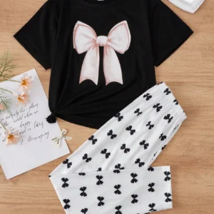 بيجاما بطبعة فراشة لفتيات المراهقات مع تفاصيل عقدة الفيونكة